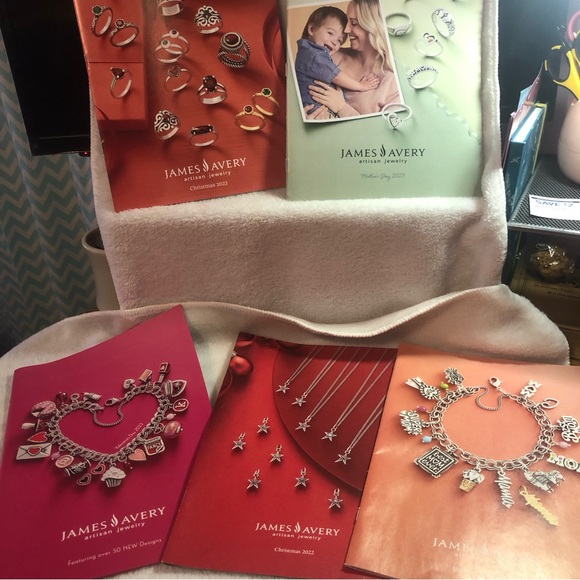 James Avery jewelry catalogs from 2022-2023 set of 5 - Picture 1 of 7